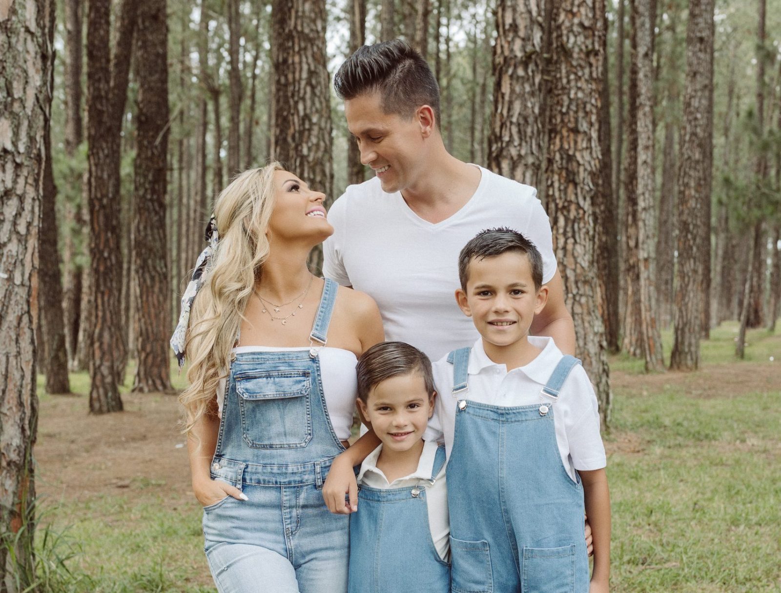 Louise Volschenk balances motherhood, business and fame as the founder of Halouw and a star of The Mommy Club: Van Die Hoofstad.